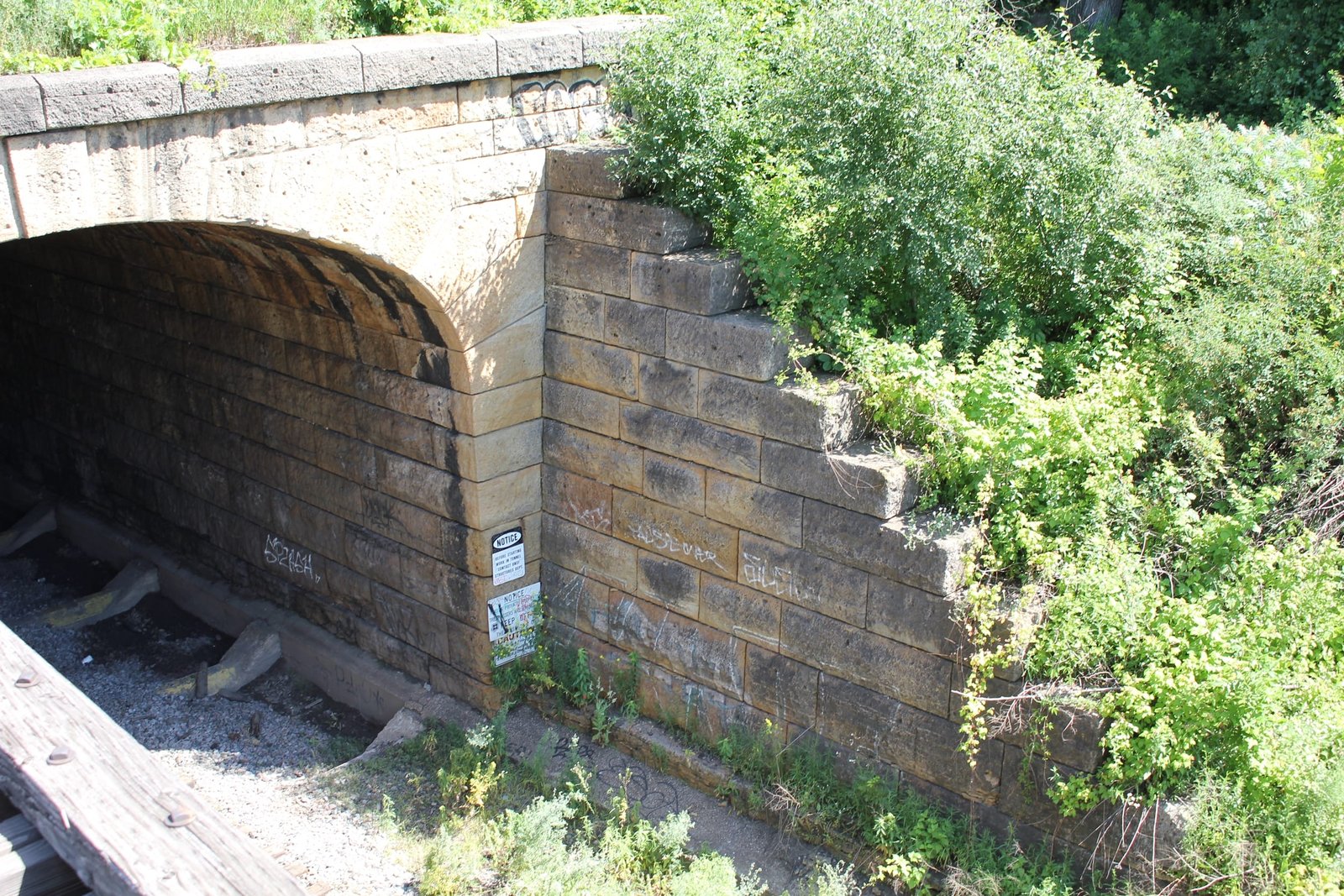Southeast wing wall